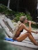 Delilah-Belle-Hamlin-in-Black-Bikini-18