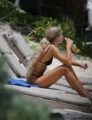 Delilah-Belle-Hamlin-in-Black-Bikini-19