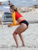Eugenie Bouchard Working Out on the Beach in Miami