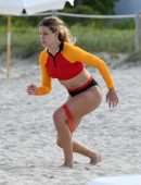 Eugenie Bouchard Working Out on the Beach in Miami