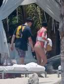 Halsey enjoys at the Beach with her Boyfriend Yungblud in Puerto Vallarta