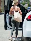 Julianne Hough Leaving a Gym in Studio City