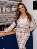 Kelly Brook at “This Morning Live” Show in Birmingham