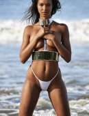 Lais Ribeiro in Sports Illustrated Swimsuit 2019 Photoshoot