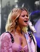 Maren Morris Performing at Albert Hall in Manchester