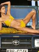Robin Holzken in Sports Illustrated Swimsuit 2019 Photoshoot