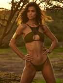 Robin Holzken in Sports Illustrated Swimsuit 2019 Photoshoot