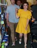 Tiffani Thiessen Promoting her Book "You're Missing It! at the Grove in Hollywood