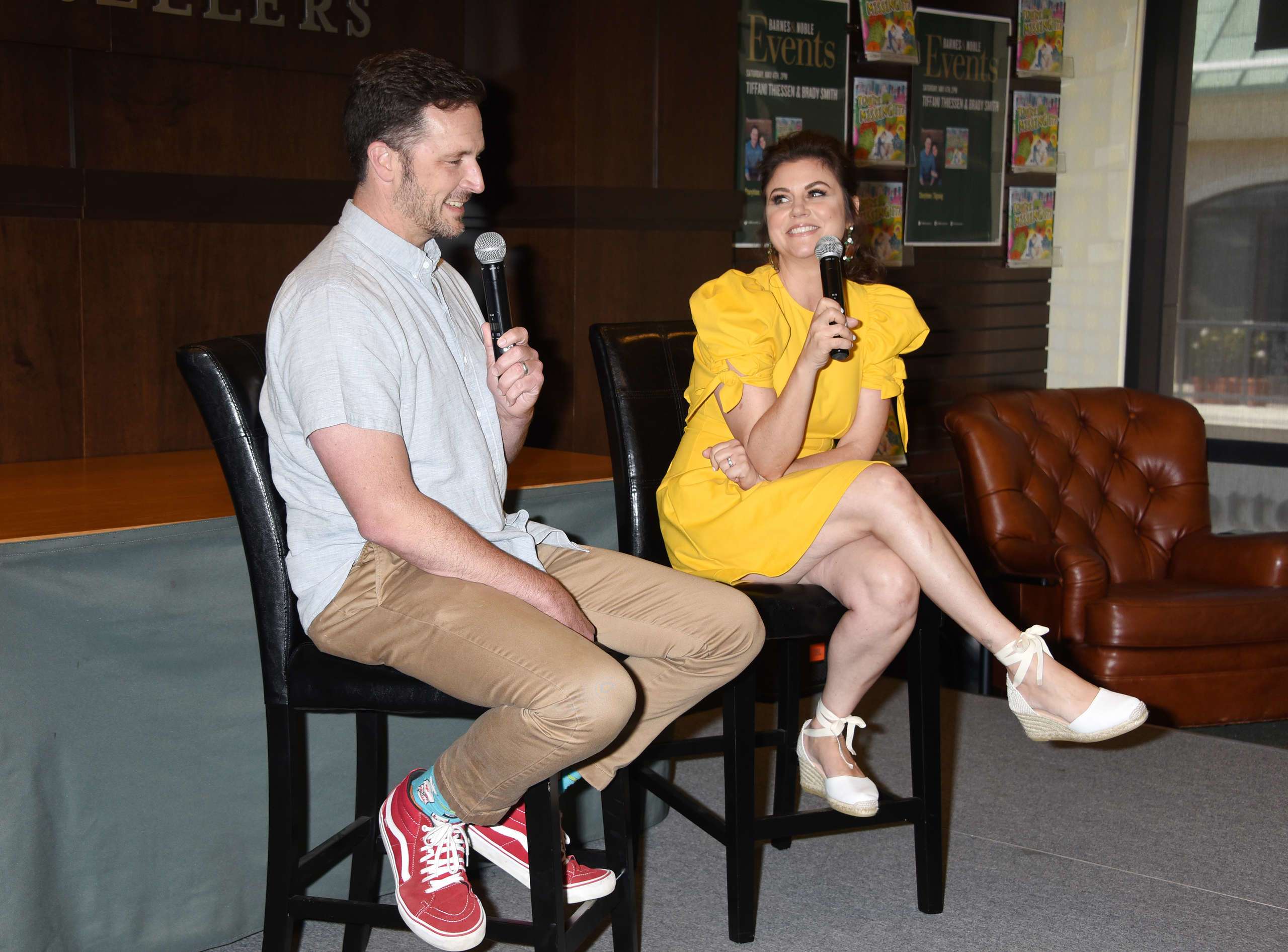 Tiffani Thiessen Promoting her Book "You're Missing It! at the Grove in Hollywood