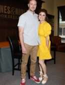 Tiffani Thiessen Promoting her Book "You're Missing It! at the Grove in Hollywood
