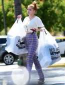 Ariel Winter Booty, Outside Bed Bath and Beyond in Studio City