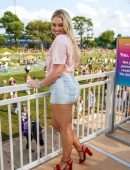 Iskra Lawrence at American Eagle at NYC’s Governors Ball 2019