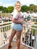 Iskra Lawrence at American Eagle at NYC’s Governors Ball 2019