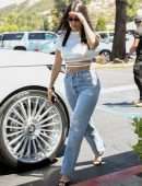 Kourtney Kardashian at Plata Taqueria and Cantina in Agoura Hills