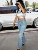 Kourtney Kardashian at Plata Taqueria and Cantina in Agoura Hills