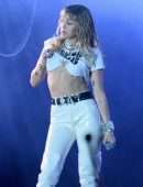 Miley Cyrus OnStage in Warsaw