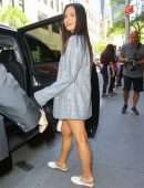 Olivia Munn Leggy, Out in NYC