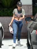 Sarah Hyland Booty in Jeans, Out in Los Angeles