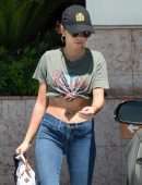 Sarah Hyland Booty in Jeans, Out in Los Angeles