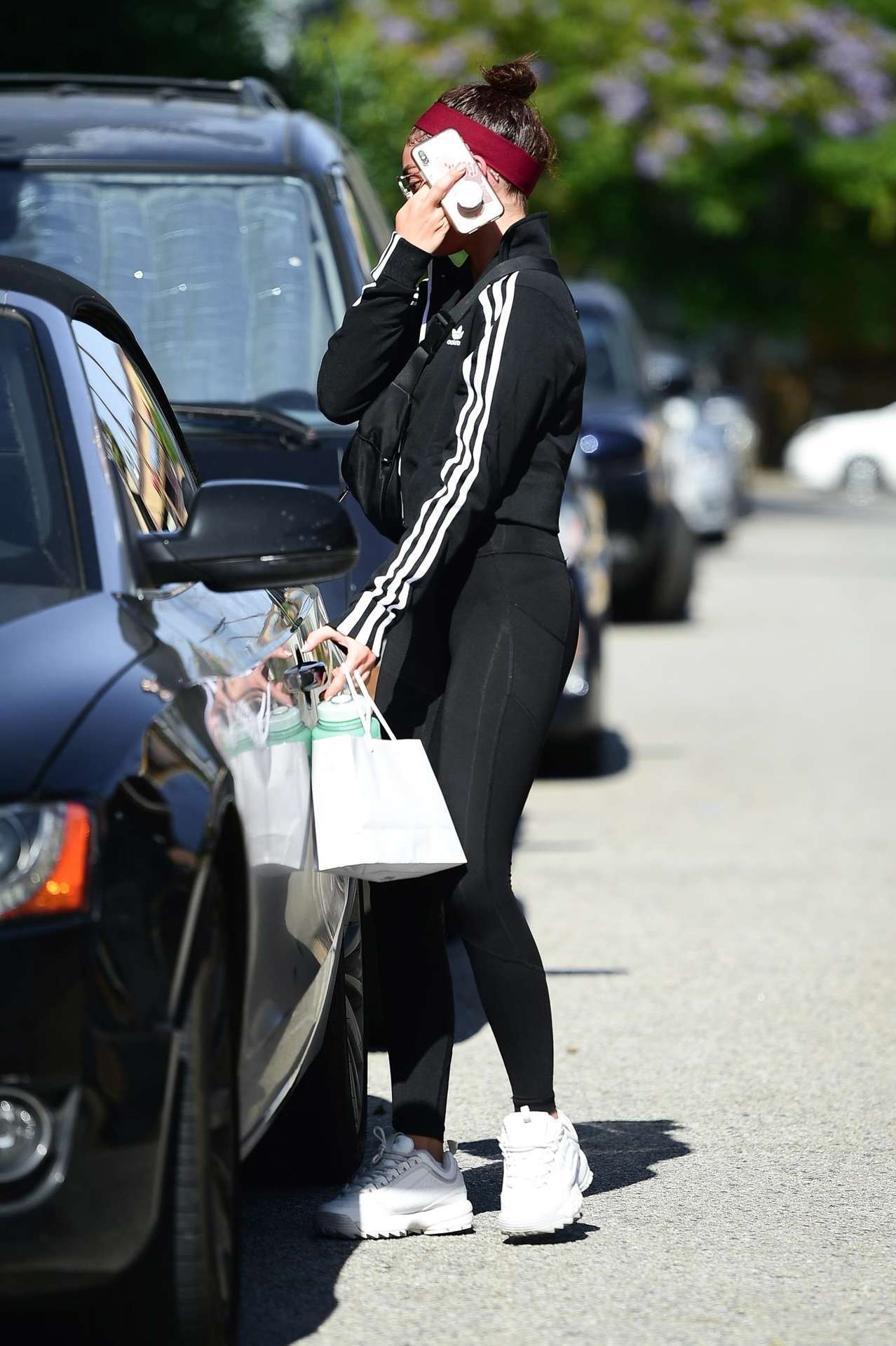 Sarah Hyland Leaving the Shape House in Studio City