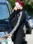 Sarah Hyland Leaving the Shape House in Studio City