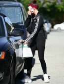 Sarah Hyland Leaving the Shape House in Studio City