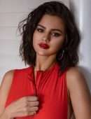 Selena Gomez Modeling Swimsuit For Krahs Swimwear 2019