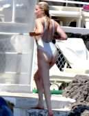 Amber Heard Pokies in Wet White Swimsuit in Amalfi