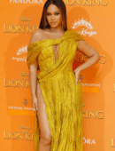 Beyonce-at-the-European-Premiere-of-The-Lion-King-in-London-2