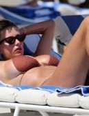 Caroline Vreeland Booty in Bikini on the Beach in Miami