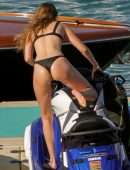 Gigi Hadid and Bella Hadid Booty in Bikini on the Beach in Mykonos