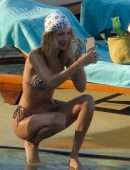 Gigi Hadid and Bella Hadid Booty in Bikini on the Beach in Mykonos