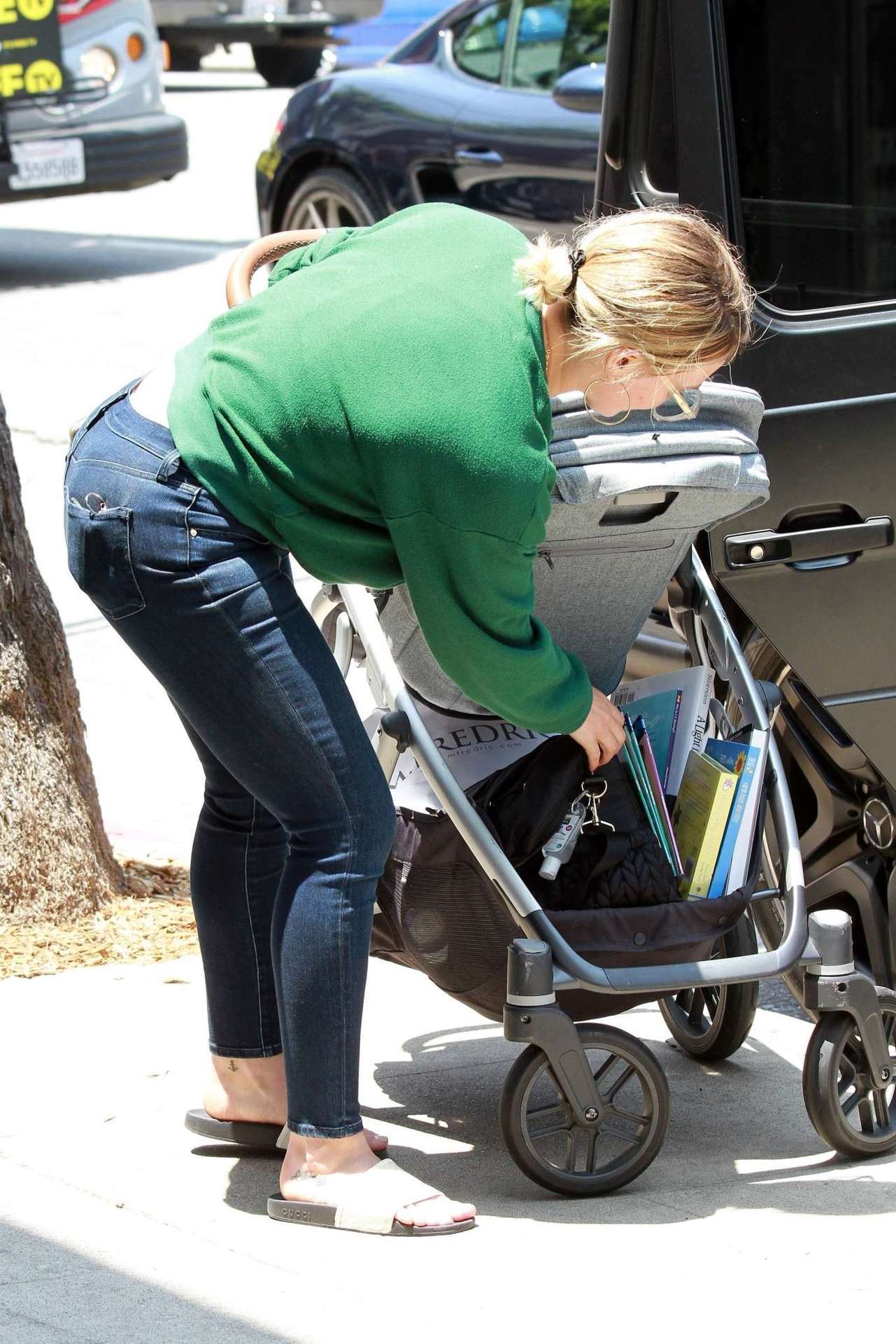 Hilary Duff Booty, Shopping in Studio City