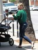 Hilary Duff Booty, Shopping in Studio City