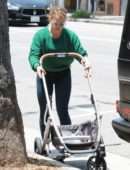 Hilary Duff Booty, Shopping in Studio City