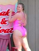 Iskra Lawrence Booty in Swimsuit for Photoshoot in New York