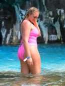 Iskra Lawrence Booty in Swimsuit for Photoshoot in New York