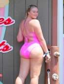 Iskra Lawrence Booty in Swimsuit for Photoshoot in New York