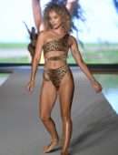 Jasmine Sanders at 2019 Sports Illustrated Swimsuit Runway Show at Miami Swim Week