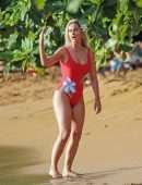 Katy Perry Booty, Shooting a New Music Video on the Beach in Hawaii