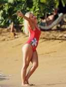 Katy Perry Booty, Shooting a New Music Video on the Beach in Hawaii