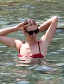 Maria Sharapova Booty in Bikini on a Beach in Italy