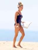 Sarah Jessica Parker in Swimsuit at the Beach in the Hamptons, New York
