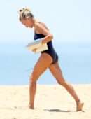 Sarah Jessica Parker in Swimsuit at the Beach in the Hamptons, New York