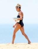 Sarah Jessica Parker in Swimsuit at the Beach in the Hamptons, New York