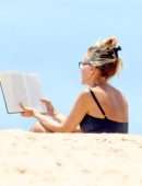 Sarah Jessica Parker in Swimsuit at the Beach in the Hamptons, New York