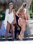 Selena-Gomez-Booty-in-White-Swimsuit-13