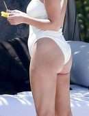 Selena-Gomez-Booty-in-White-Swimsuit-5