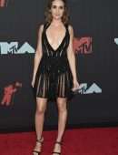 Alison Brie at 2019 MTV Video Music Awards in Newark