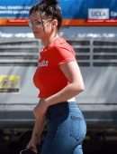 Ariel Winter Booty in Jeans, Picking up Lunch at Joan's on Third in LA